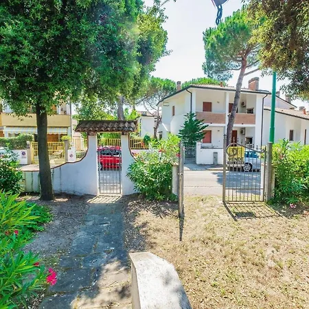 Holiday home 3-zi-fehaus, Im Erdgeschoss, Mit Grossem Garten, Grill Und Klimaanlage