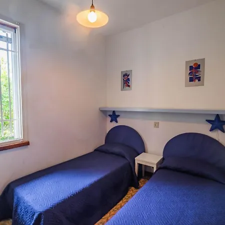 Holiday home 3-zi-fehaus, Im Erdgeschoss, Mit Grossem Garten, Grill Und Klimaanlage *